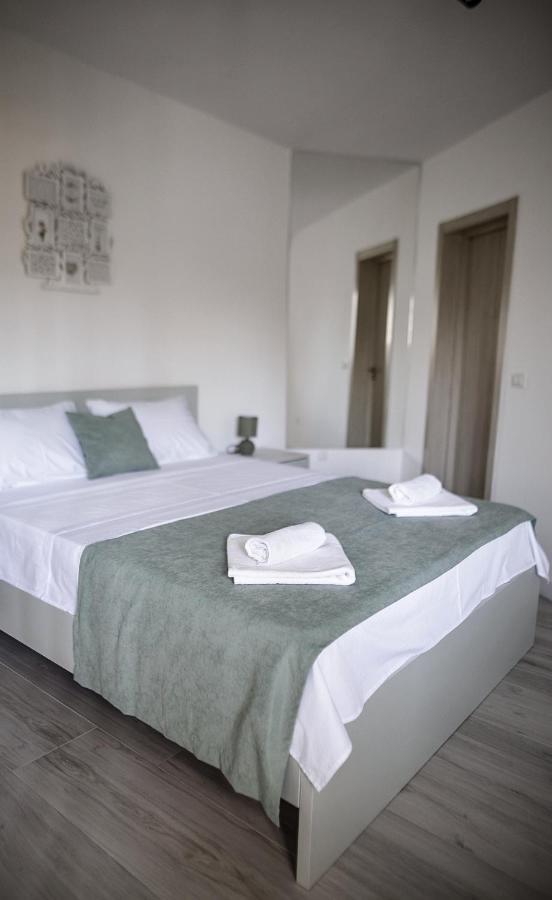 Allure Apartments Улцин Екстериор снимка