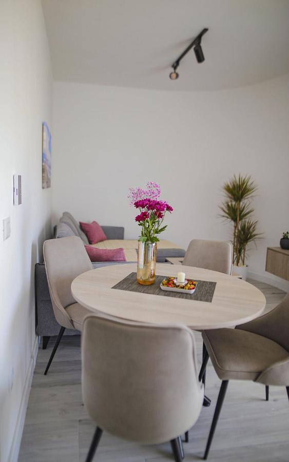Allure Apartments Улцин Екстериор снимка